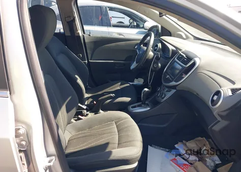 2017 Chevrolet Sonic Lt Auto из США, поврежденный, VIN 1G1JD5SG2H4109573